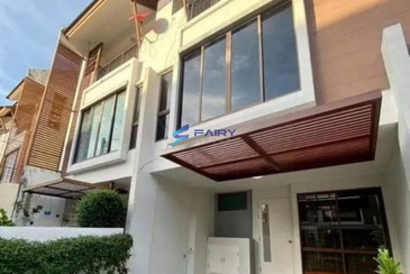 ให้เช่าทาวน์โฮม 3ชั้น The Private Sukhumvit-Bangchak สุขุมวิท 97/1 ที่ดิน 23 ตรว พื้นที่ใช้สอย 180 ตรม เฟอร์นิเจอร์ครบชุดพร้อมอยู่ ใกล้ BTS บางจาก ใกล้ทางด่วนสุขุมวิท 62